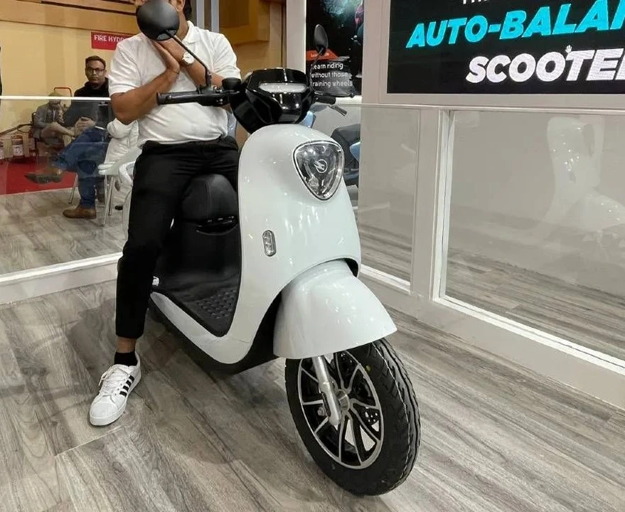 world first auto balance scooter